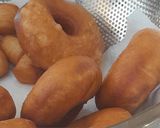 Hình bước làm 2 của món Bánh donut 4 vị