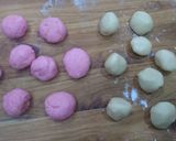 Hình bước làm 2 của món Bánh hoa sen ngàn lớp