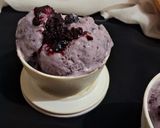 A picture of step 8 of Mulberry Ice cream with fresh cream.