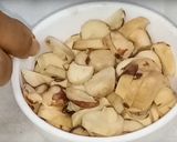 A picture of step 1 of Khed (Stir-Fried Jackfruit seeds).