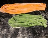 Foto del paso 2 de la receta: Fideos caseros colores