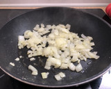 Foto del paso 1 de la receta: Boloñesa de pollo y queso de cabra
