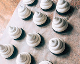 Foto del paso 3 de la receta: Merenguitos con Oreo