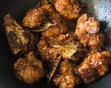 A picture of step 4 of Bhuna Gosht.