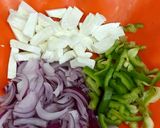 A picture of step 1 of Tandoori Mayonnaise Capsicum Pizza.