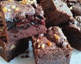 Foto del paso 14 de la receta: Brownie de mermelada de fresas y pepitas de chocolate (sin gluten)