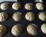 A picture of step 5 of Peaches and Cream Muffins.