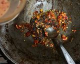 Foto langkah ke 2 dari resep Sambal Petis Cocolan Tahu & Gorengan.