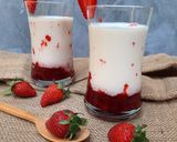 Foto langkah ke 2 dari resep Korean Strawberry Milk 🥛🍓.