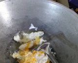 Foto langkah ke 3 dari resep Mie goreng nyemek simple.