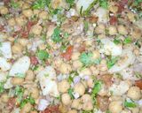 A picture of step 15 of Memoni Chaat (Mix Plate).