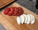 Foto del paso 1 de la receta: Ensalada de tomate y mozzarella