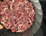 Une image de l'étape 1 de Nouilles de riz sautées au bœuf, poivrons et sésame.
