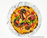 Foto del passaggio 10 della ricetta Pizza Gluten Free Con Polpo e Cipolle di Breme
