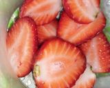 صورة لخطوة 3 من وصفة عصير الفراولة 🍓🍓💯