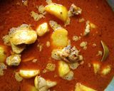 আলু দিয়ে চিকেনের ঝোল(alu diye chicken er jhol recipe in Bengali) রেসিপি ধাপ - 7 ছবি