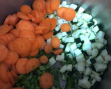 Foto del paso 1 de la receta: Lentejas con hortalizas y pollo