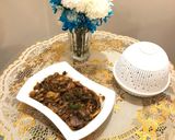 صورة لخطوة 2 من وصفة ساندويش المشروم (الفطر) بالبصل المكرمل 🌯