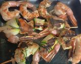 Foto del passaggio 4 della ricetta Spiedini di gamberi e zucchine