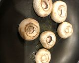 Foto del paso 4 de la receta: Pinchitos de lomo con champiñones con su salsa