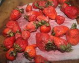 Foto del paso 2 de la receta: Aprovechando fresas machucadas