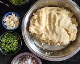 આલુ પરોઠા(Aloo parotha recipe in Gujarati) રેસીપી સ્ટેપ3ફોટો