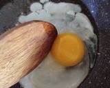 صورة لخطوة 1 من وصفة بيض بالجبن حبة سوداء🥚
