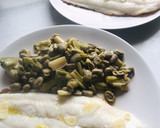 Foto del paso 7 de la receta: Pescado 🐠 a la plancha con habitas y ajos tiernos. Comida sencilla y saludable