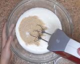 Foto del paso 2 de la receta Tarta sin harina con frutas y nata