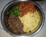 Foto langkah ke 3 dari resep Perkedel daging untuk stock Frozen food.
