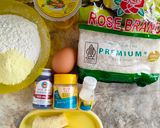 Foto langkah ke 1 dari resep Banana Red Velvet Cheese Muffin.