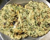 A picture of step 4 of Makka ki bathue Wali Roti.