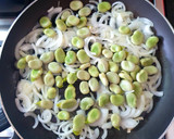 Foto del paso 1 de la receta: Revuelto con habas 🍳