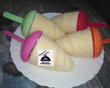 A picture of step 6 of Custard popsicles.
