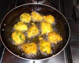 A picture of step 3 of Moong dal pakora.