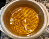 Foto del paso 4 de la receta: Flan de manzanas caramelizadas a la canela, sin leche