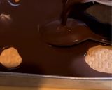 Foto langkah ke 4 dari resep Puding Coklat lapis Biskuit.