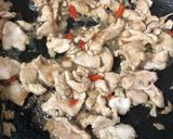 รูปขั้นตอนการทำที่ 3 ของ อกไก่ผัดถั่ว~~ มาละจ้าาาาา