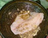 Foto del paso 2 de la receta: Filete de pescado con aderezo de Guajillo