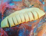 Foto langkah ke 2 dari resep Caterpillar Bread.