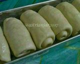 Foto langkah ke 8 dari resep Roti Sobek Ekonomis Eggless.