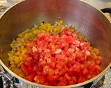 A picture of step 2 of Colorful Stewed Tuna.