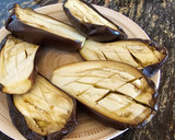Foto del paso 1 de la receta: Berenjenas rellenas de atún