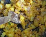 A picture of step 2 of Cheesy Vegetable Masala Grilled Sandwich.