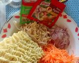 Foto langkah ke 1 dari resep Mie goreng wortel.