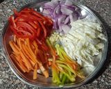 صورة لخطوة 1 من وصفة مكرونه بالخضار 😋