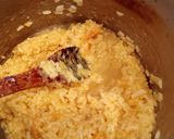Foto del passaggio 12 della ricetta Risotto al Melone Fonduta di Brie Bresaola Pistacchi e Menta Fresca