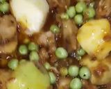A picture of step 2 of روایتی سالن آلو مٹر گوشت.