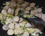 Foto langkah ke 2 dari resep Nasi Panggang Mozzarella.