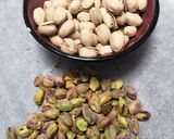 Foto del passaggio 4 della ricetta Pasta al limone e pistacchi